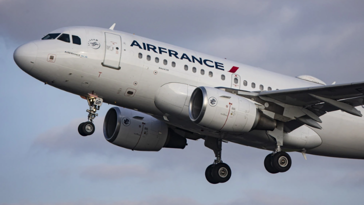 https://salarnews.in/public/uploads/images/newsimages/maannewsimage22052026_161812_Air France.png